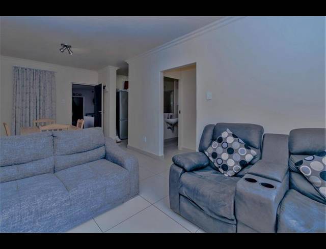 1 BEDROOM APARTMENT FOR SALE IN UMHLANGA RIDGE